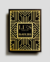 Carica l'immagine nel visualizzatore di Gallery, Black sea 50 ml lies parfum packshot
