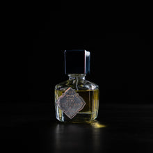 Carica l'immagine nel visualizzatore di Gallery, XLIV Desiderio 50ml LUSSUR flacone