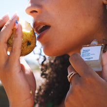 Carica l'immagine nel visualizzatore di Gallery, bonne poire versatile paris 15ml roll on